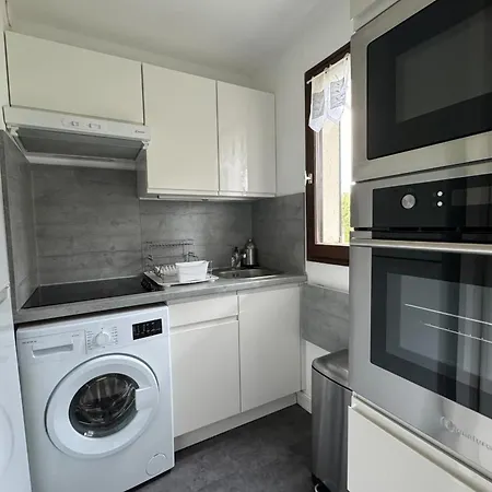 Apartament Modern With Direct Access *